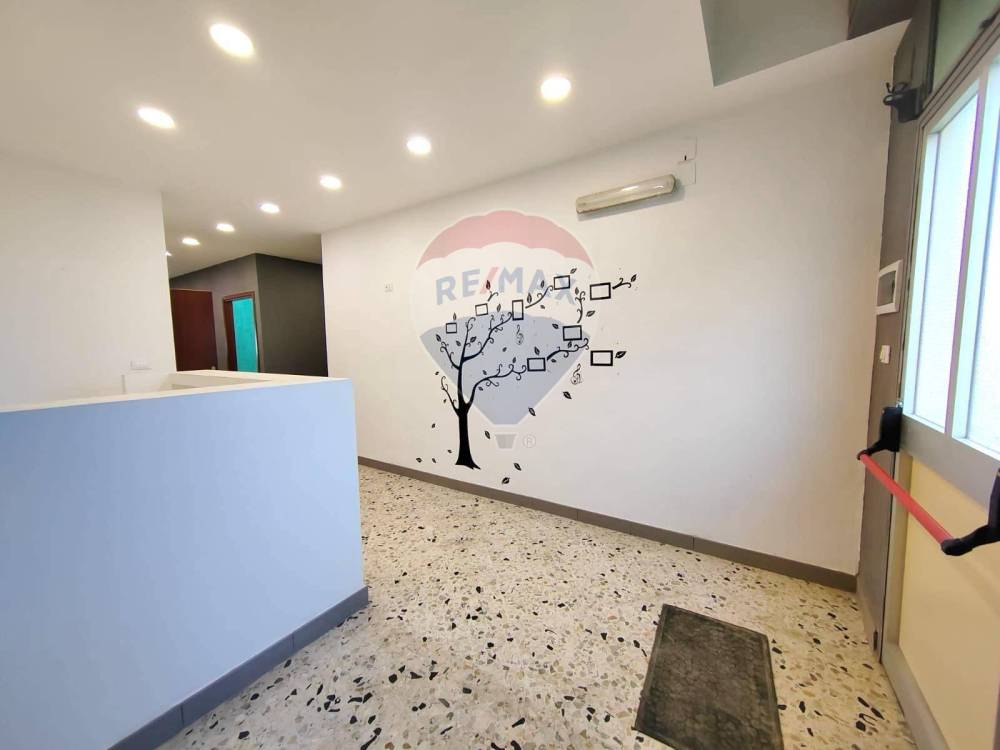 locale commerciale in vendita a Palermo