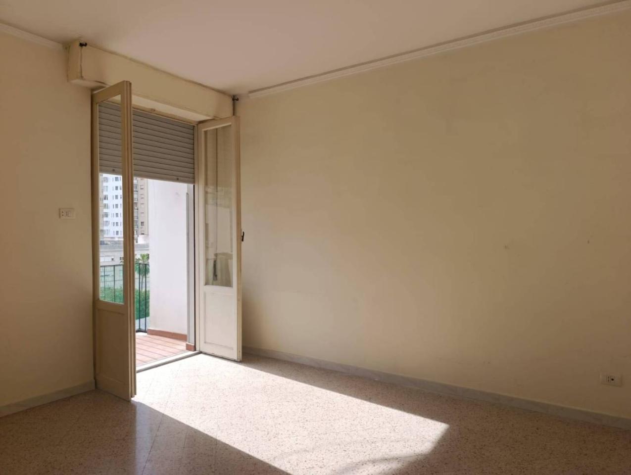 appartamento in vendita a Palermo in zona Malaspina/Palagonia