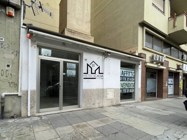 negozio in vendita a Palermo in zona Malaspina/Palagonia