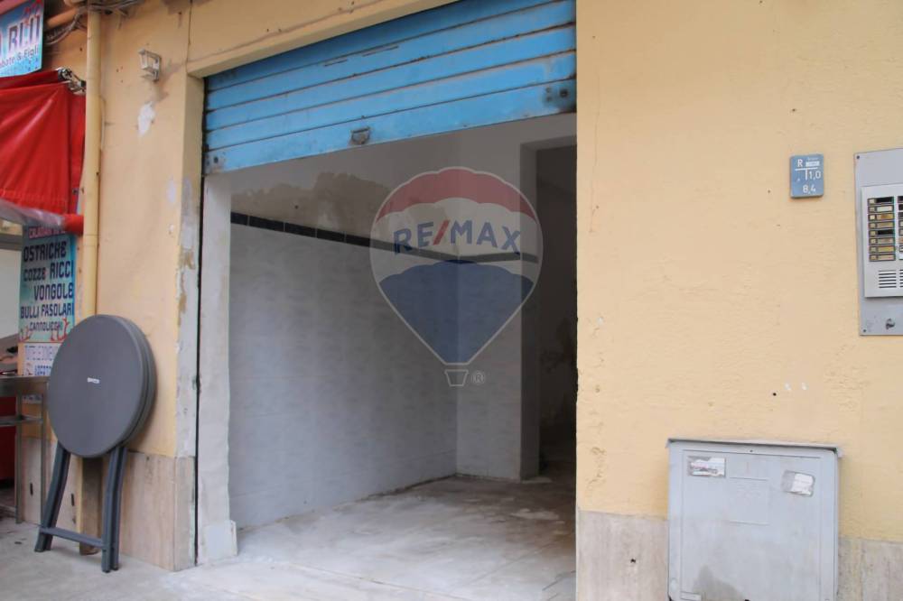 locale commerciale in vendita a Palermo