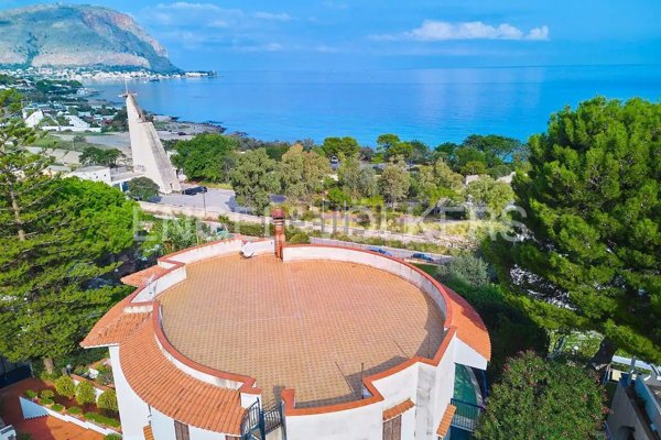 casa indipendente in vendita a Palermo in zona Addaura