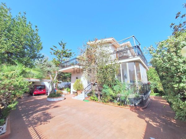 casa indipendente in vendita a Palermo in zona Pallavicino