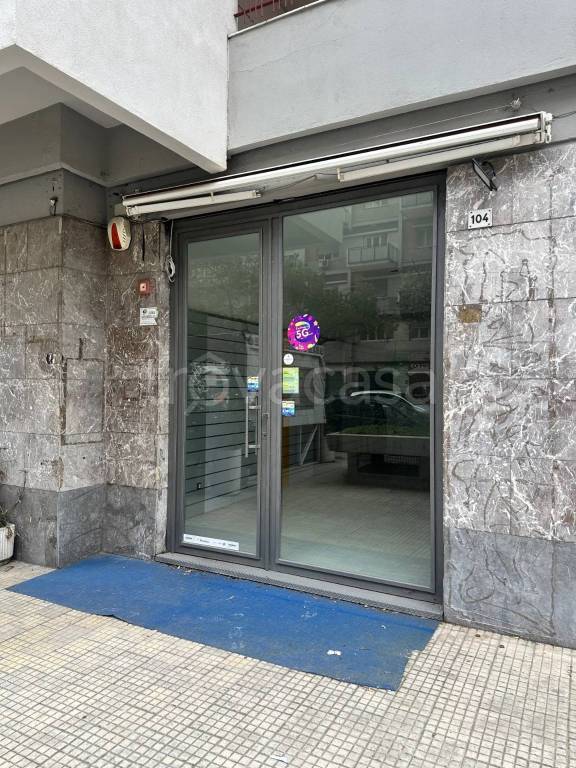 negozio in vendita a Palermo in zona Malaspina/Palagonia