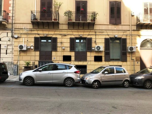 negozio in vendita a Palermo in zona Libertà