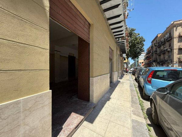 casa indipendente in vendita a Palermo in zona Libertà