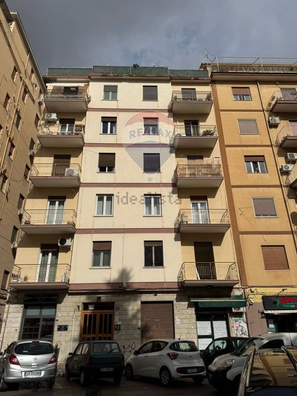 appartamento in vendita a Palermo in zona Zisa