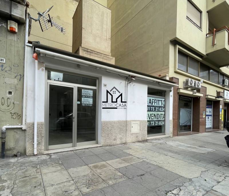 negozio in vendita a Palermo in zona Politeama