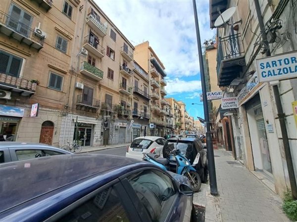 locale commerciale in vendita a Palermo in zona Oreto