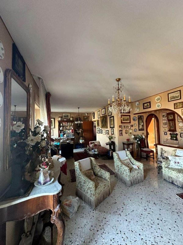appartamento in vendita a Palermo in zona Zisa