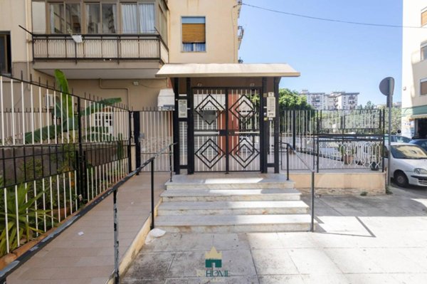 appartamento in vendita a Palermo in zona Montegrappa / Santa Rosalia