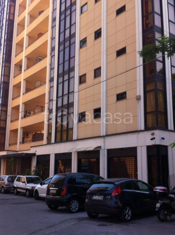 ufficio in vendita a Palermo in zona Resuttana
