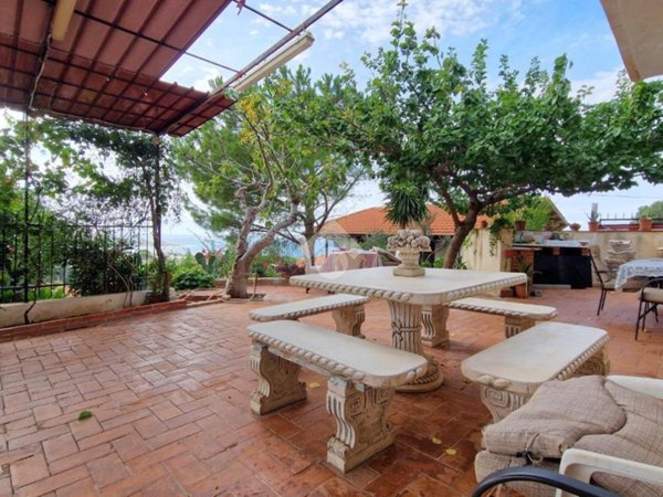casa indipendente in vendita a Palermo in zona Sferracavallo