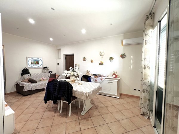 appartamento in vendita a Palermo in zona Malaspina/Palagonia