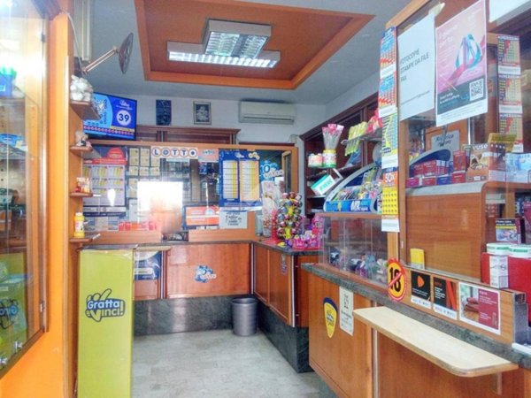 negozio in vendita a Palermo in zona Uditore