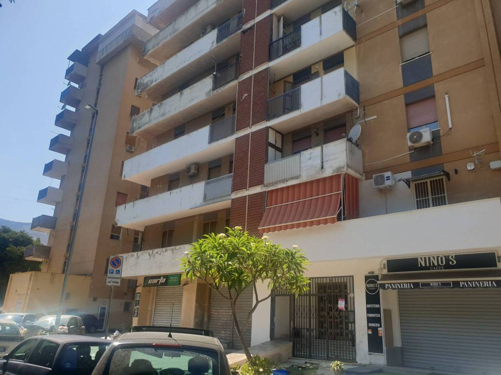 appartamento in vendita a Palermo in zona San Lorenzo