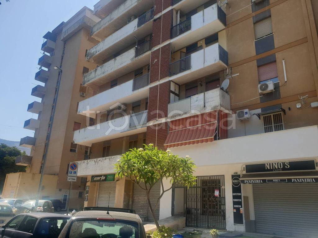 appartamento in vendita a Palermo in zona San Lorenzo