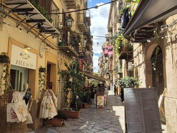 negozio in vendita a Palermo in zona Centro storico