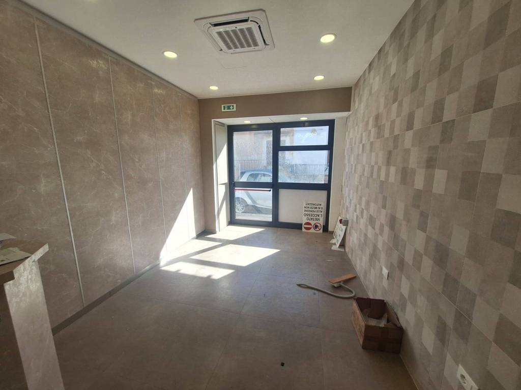 negozio in vendita a Palermo in zona Mondello