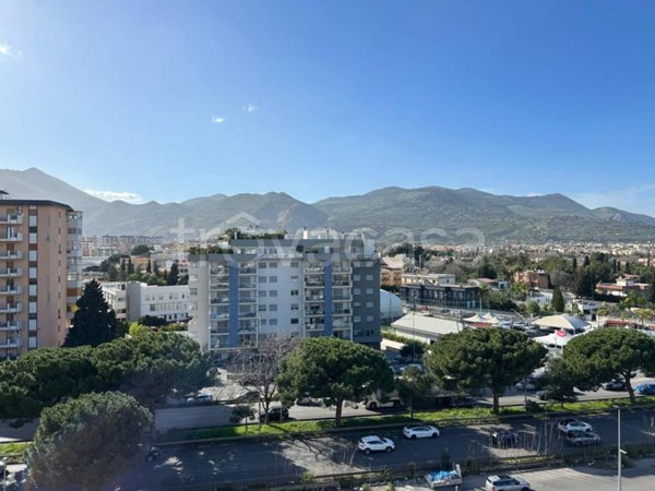 appartamento in vendita a Palermo in zona Malaspina/Palagonia