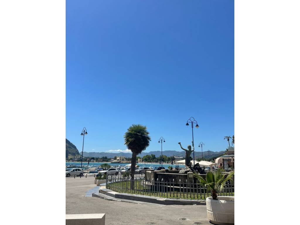 appartamento in vendita a Palermo in zona Mondello