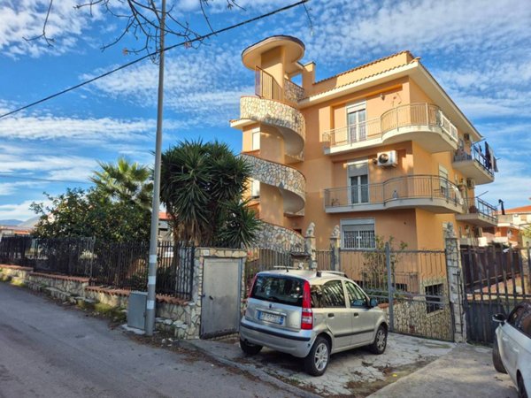 appartamento in vendita a Palermo in zona Villagrazia/Falsomiele