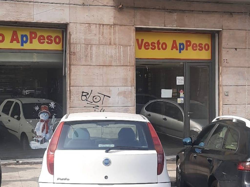 locale commerciale in vendita a Palermo in zona Calatafimi / Cuba
