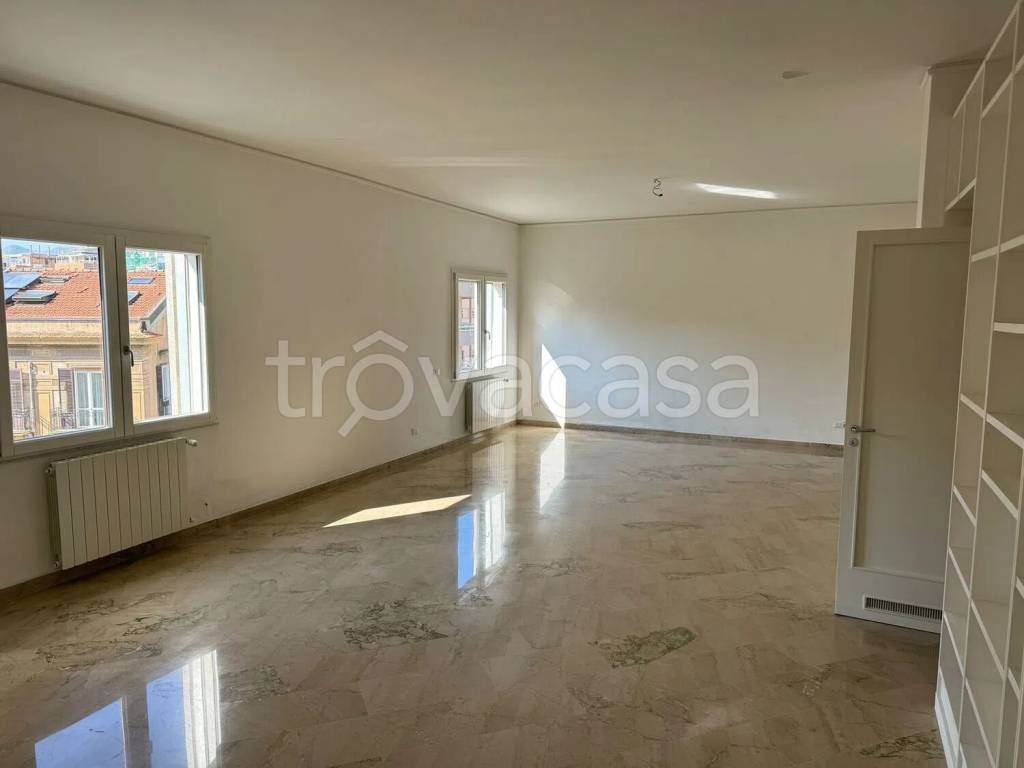 appartamento in vendita a Palermo in zona Politeama