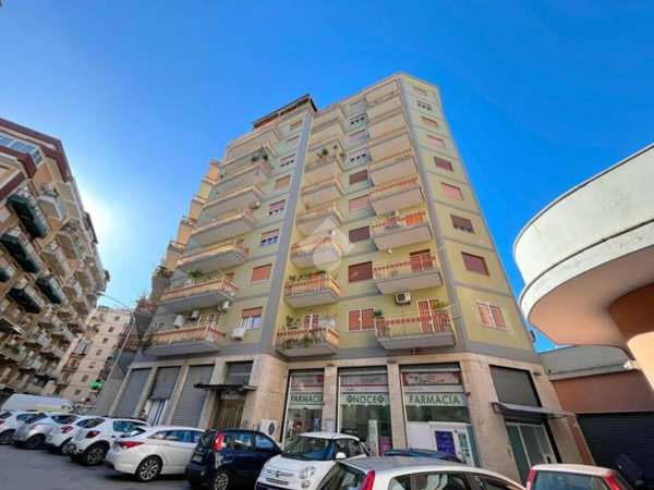 appartamento in vendita a Palermo in zona Malaspina/Palagonia
