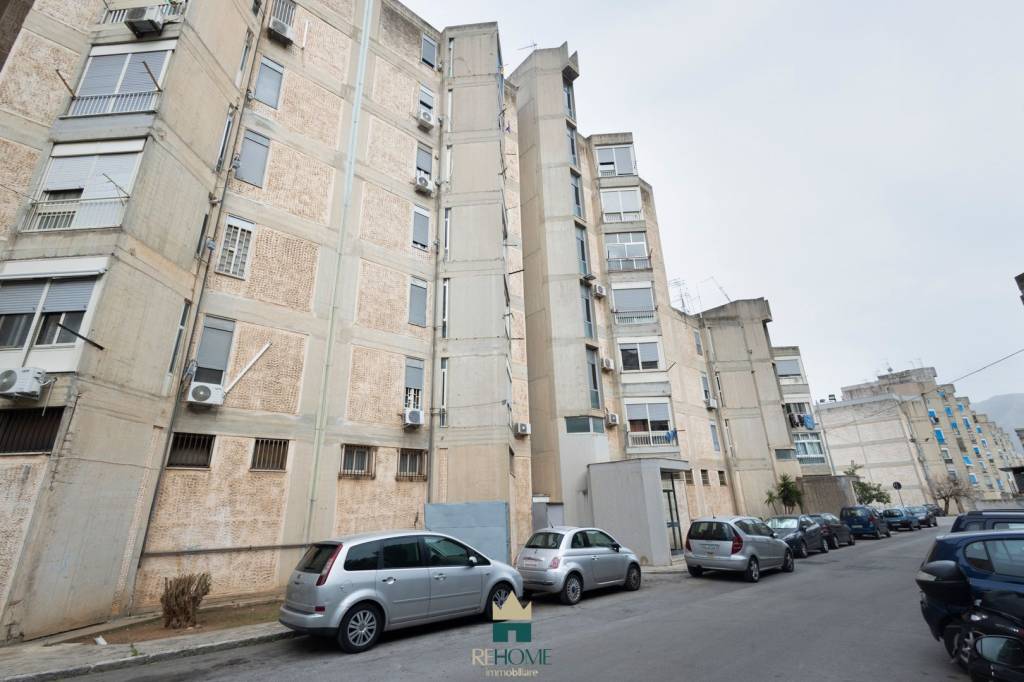 appartamento in vendita a Palermo in zona Montegrappa / Santa Rosalia