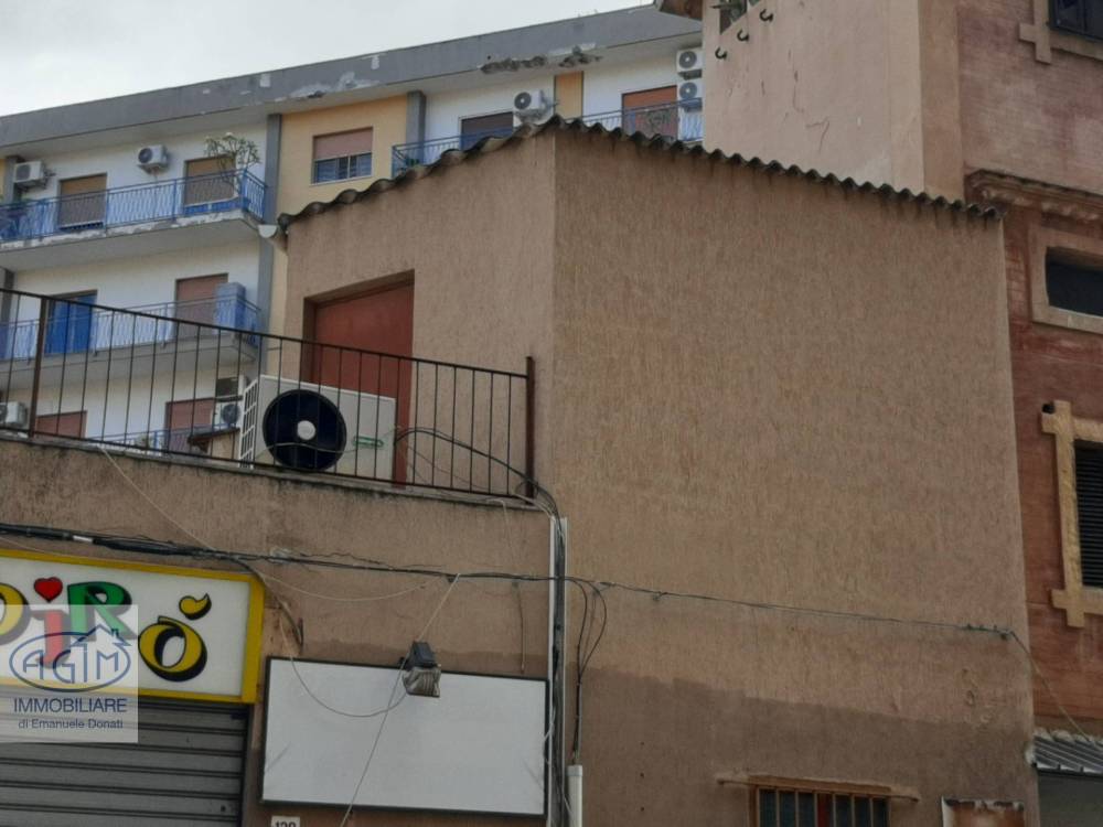 locale commerciale in vendita a Palermo in zona San Lorenzo