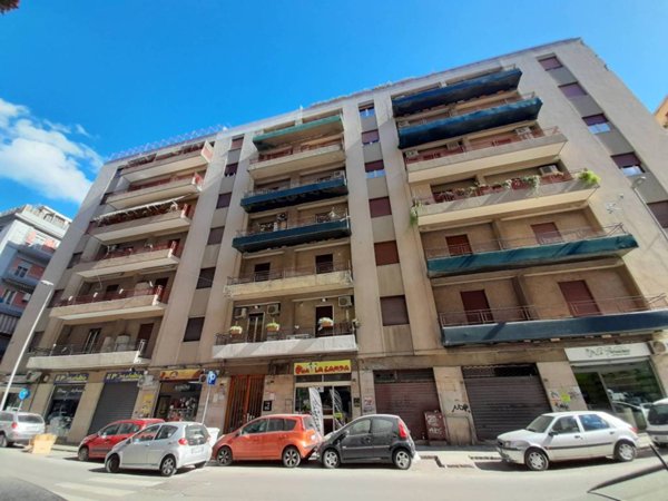 appartamento in vendita a Palermo in zona Malaspina/Palagonia