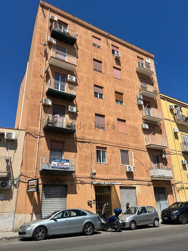 appartamento in vendita a Palermo in zona Arenella/Vergine Maria