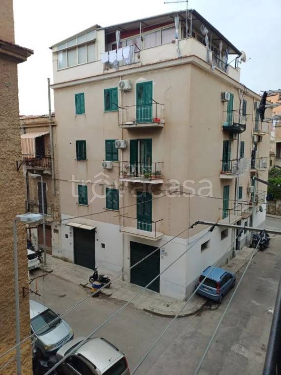 appartamento in vendita a Palermo in zona Zisa