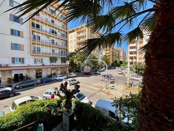 appartamento in vendita a Palermo in zona Politeama