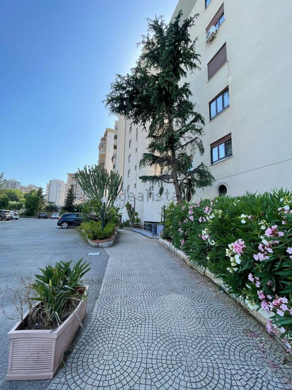 appartamento in vendita a Palermo in zona Montegrappa / Santa Rosalia
