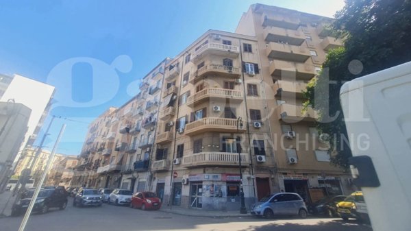 appartamento in vendita a Palermo in zona Montegrappa / Santa Rosalia