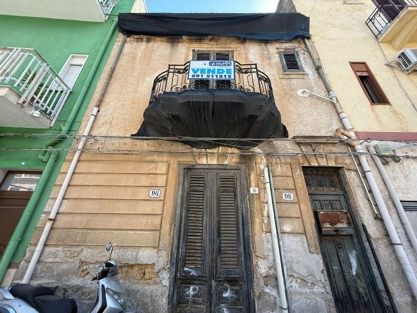 casa indipendente in vendita a Palermo in zona Oreto