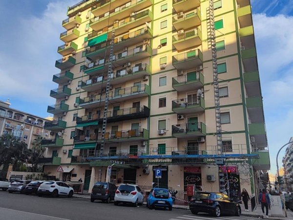 appartamento in vendita a Palermo in zona Malaspina/Palagonia
