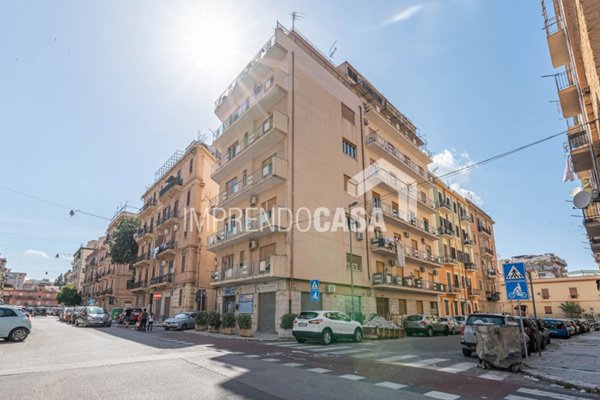 appartamento in vendita a Palermo in zona Montegrappa / Santa Rosalia