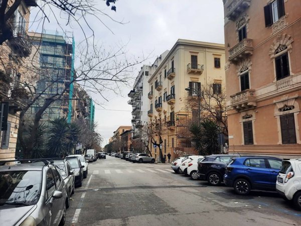 negozio in vendita a Palermo in zona Libertà