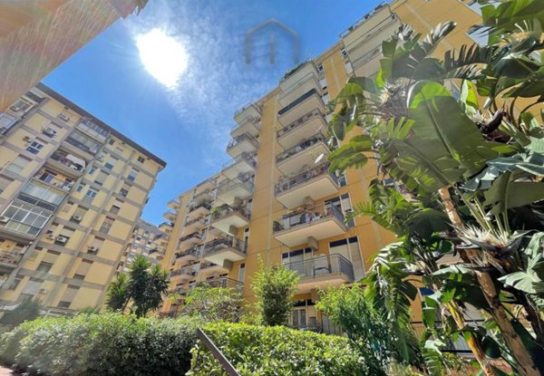 appartamento in vendita a Palermo in zona Malaspina/Palagonia