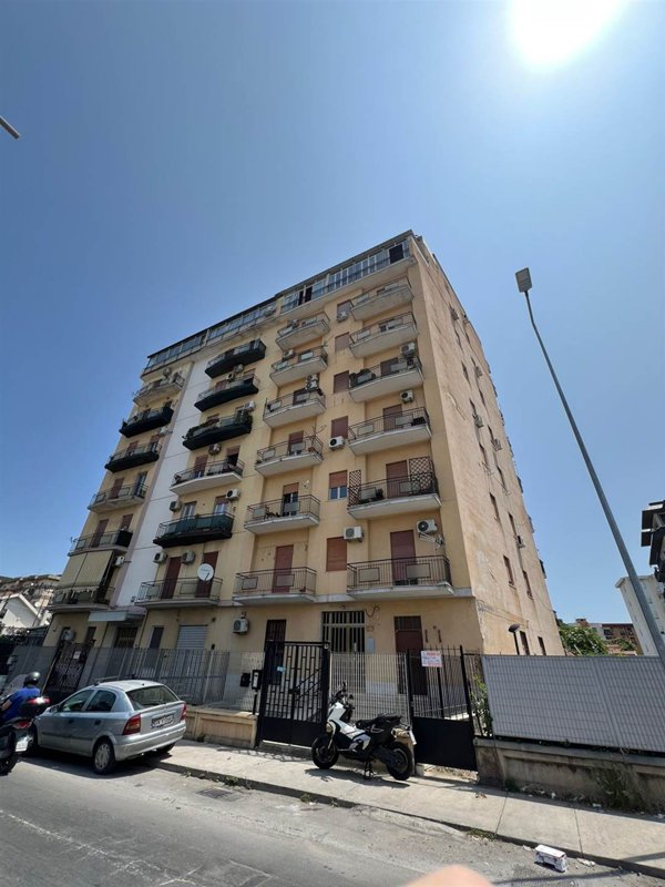 appartamento in vendita a Palermo in zona Zisa