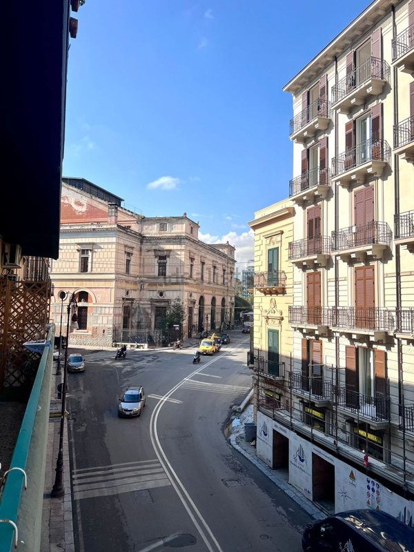 appartamento in vendita a Palermo in zona Politeama