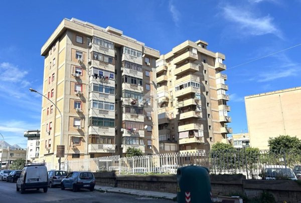 appartamento in vendita a Palermo in zona Chiavelli