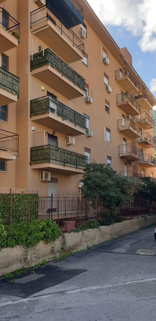 appartamento in vendita a Palermo in zona Tommaso Natale