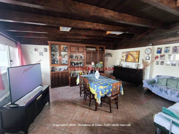 appartamento in vendita a Palermo in zona Malaspina/Palagonia