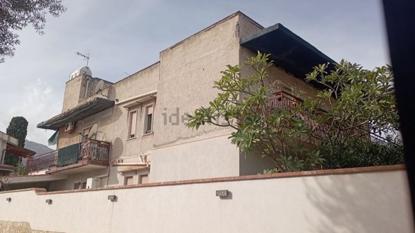 appartamento in vendita a Palermo in zona Partanna