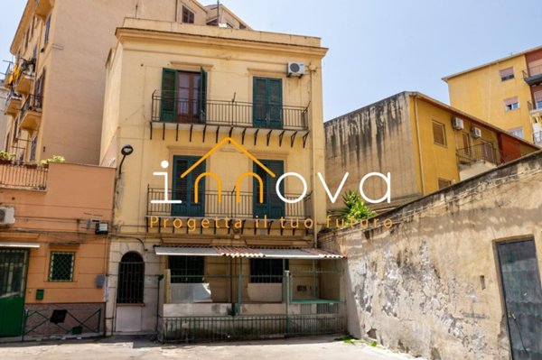 casa indipendente in vendita a Palermo in zona Centro storico