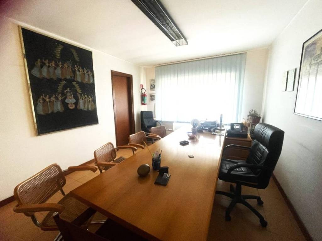 ufficio in vendita a Palermo in zona Malaspina/Palagonia