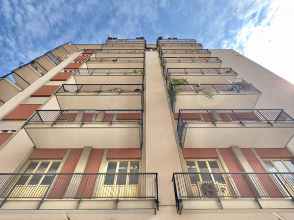 appartamento in vendita a Palermo in zona Malaspina/Palagonia